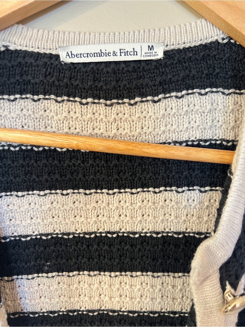 Abercrombie & Fitch Black White Striped Knit Cardigan Women’s Medium Gold Button - Picture 6 of 6